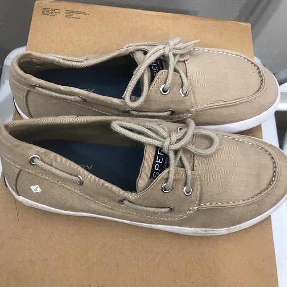 Girls Sperrys size 5 - Picture 3 of 3